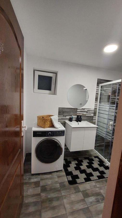 הוילה Sasca Montană Casa Noua מראה חיצוני תמונה
